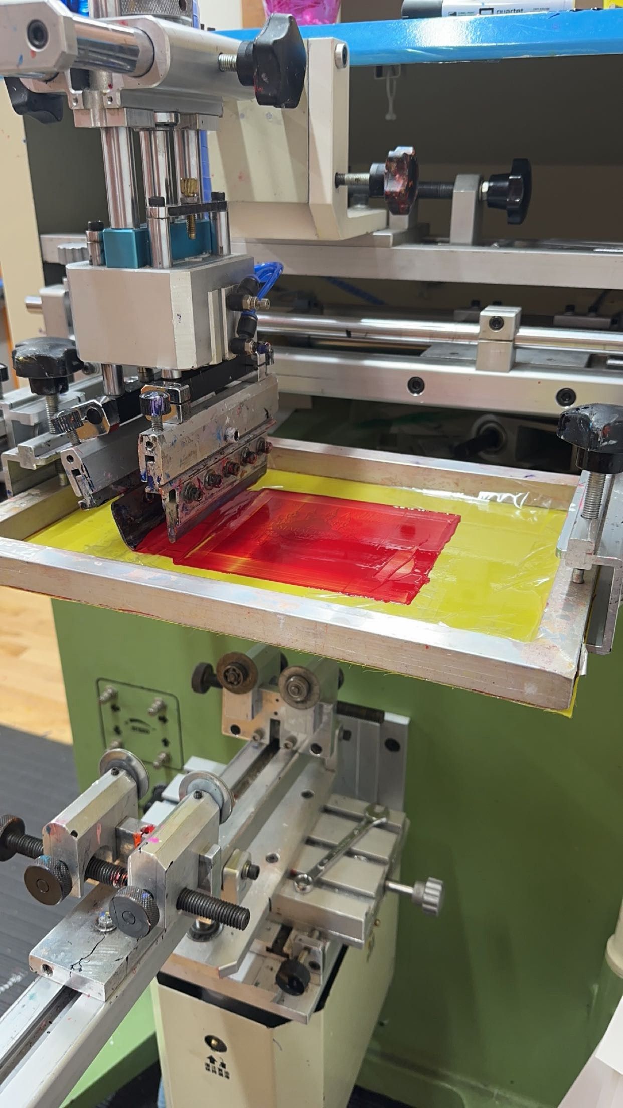 Screen-printing setup in production